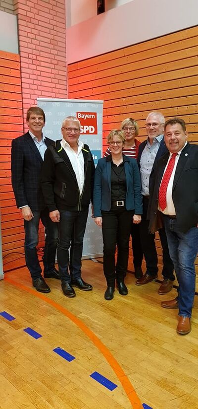 von links nach rechts: Michael Rischke; Norbert Gradl 3. BGM; Natascha Kohnen; Anke Griesbeck; Bauer Hans; Günter Sertl;