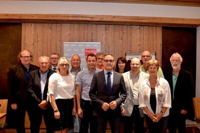 Der Vorstand der SPD Su.-Ro. mit Bürgermeister Michael Göth, Landtagskandidat Uwe Bergmann und MdE Ismail Ertug