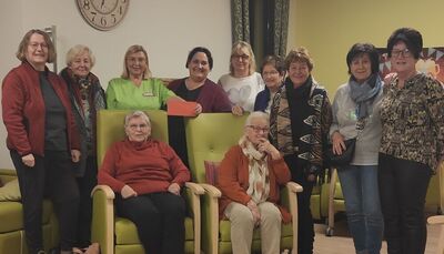 Spendenübergabe der SPD Frauen an die ökumemenische Tagespflege. (Bild: Alma Agalliu)