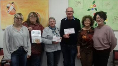 (v.l.n.r.) Bettina Moser, Petra Schilling, Gisela Hubert, Thomas Lottner, Frau Recknagel, Renate Dümmler
