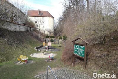 Der Spielplatz im Stadtgraben könnte mit einer Hang-Rutsche aufgewertet werden.
